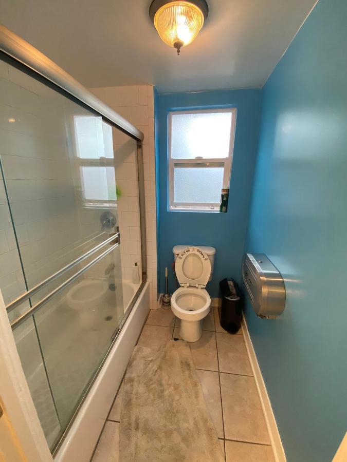 Private Large La Bedroom W Private Full Bathroom Or Half-bathroom - Tv - Ac - Wifi - Private Fridge Near Usc - Exposition Park - Usc Memorial Coliseum - Banc Of California Bmo Stadium - Downtown Angeles Dtla - Of Southern California Us Los Angeles