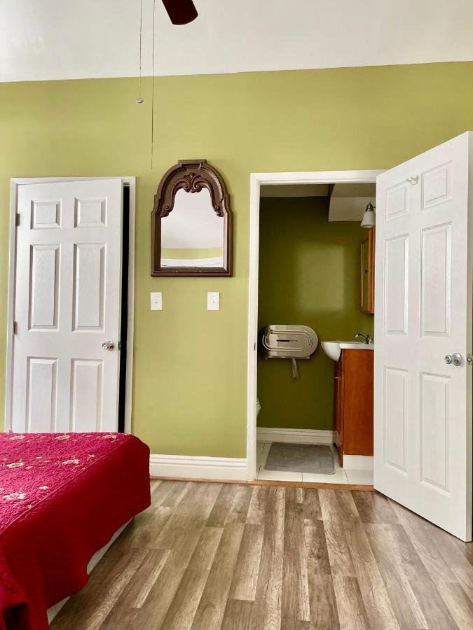 Accommodatie bij particulieren Private Large La Bedroom W Private Full Bathroom Or Half-bathroom - Tv - Ac - Wifi - Private Fridge Near Usc - Exposition Park - Usc Memorial Coliseum - Banc Of California Bmo Stadium - Downtown Angeles Dtla - Of Southern California Us