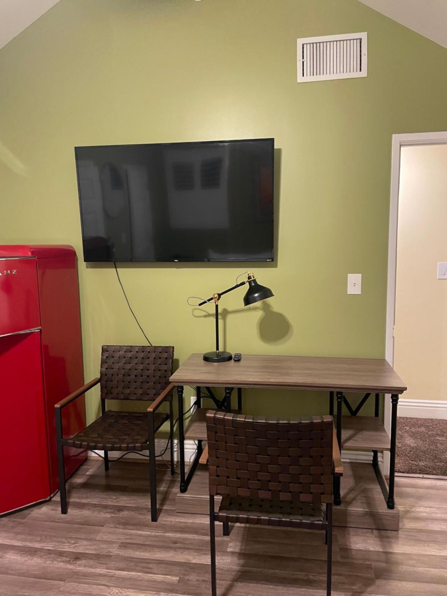 Accommodatie bij particulieren Private Large La Bedroom W Private Full Bathroom Or Half-bathroom - Tv - Ac - Wifi - Private Fridge Near Usc - Exposition Park - Usc Memorial Coliseum - Banc Of California Bmo Stadium - Downtown Angeles Dtla - Of Southern California Us
