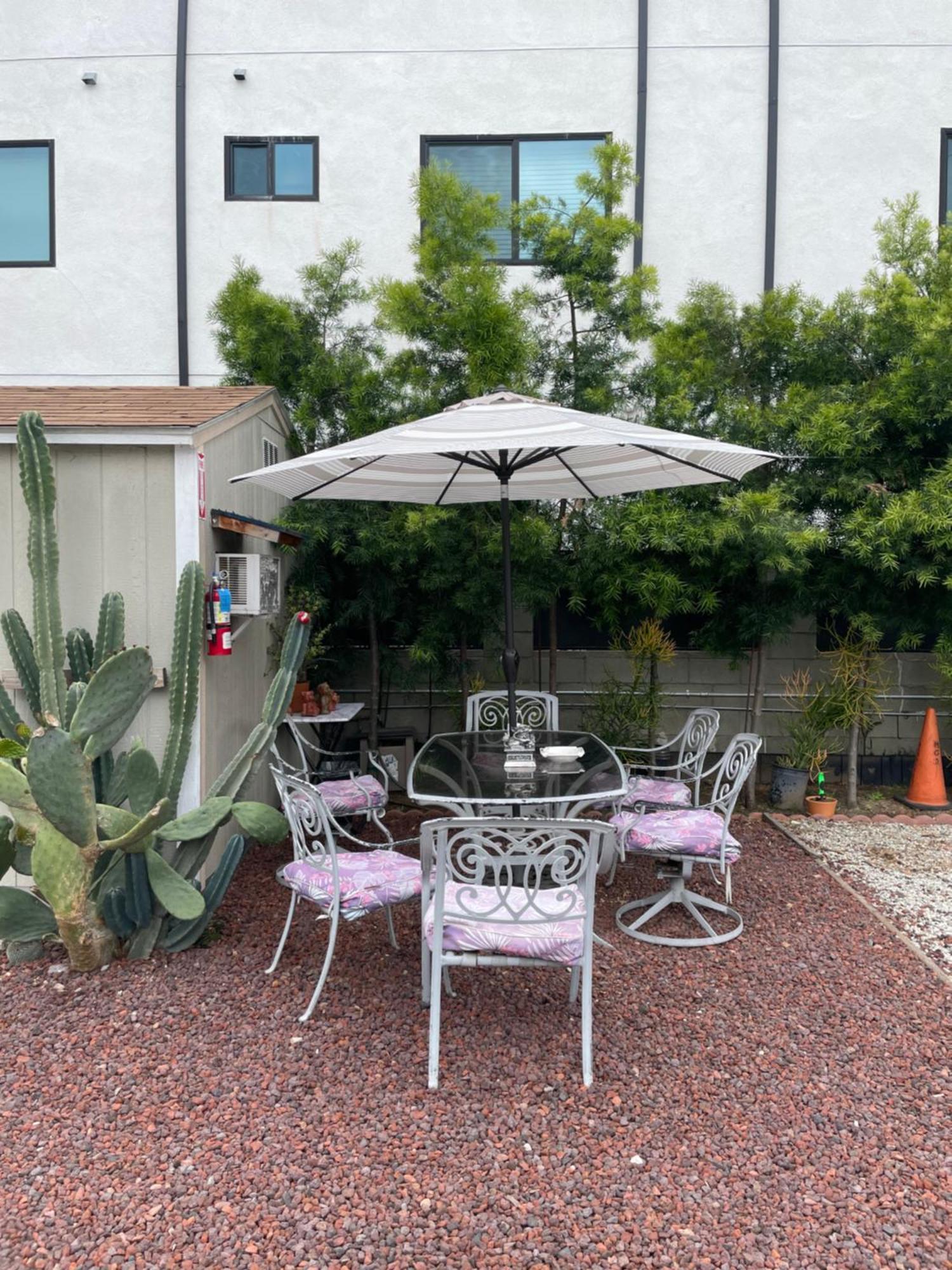 Private Large La Bedroom W Private Full Bathroom Or Half-bathroom - Tv - Ac - Wifi - Private Fridge Near Usc - Exposition Park - Usc Memorial Coliseum - Banc Of California Bmo Stadium - Downtown Angeles Dtla - Of Southern California Us Accommodatie bij particulieren *