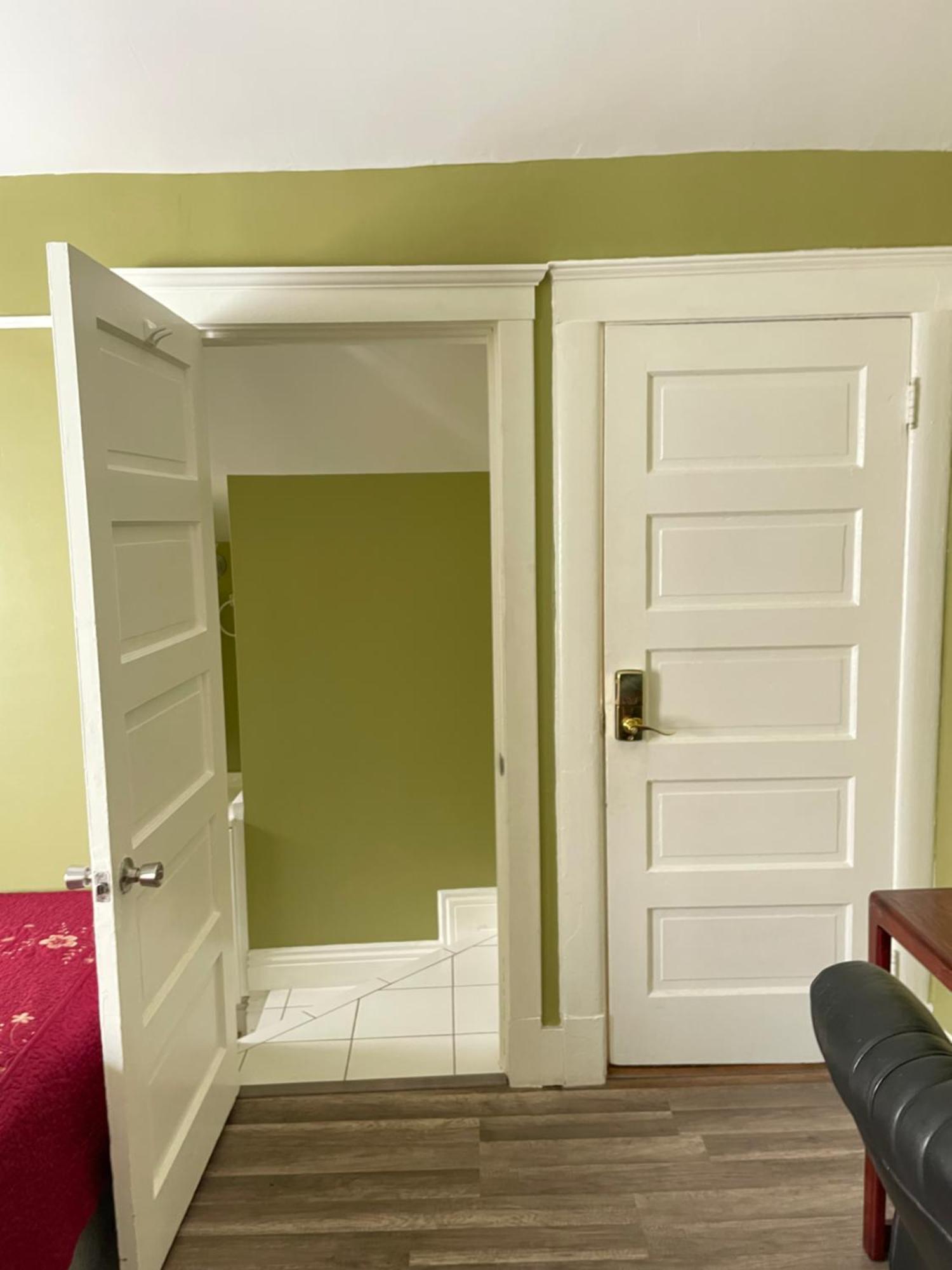 Accommodatie bij particulieren Private Large La Bedroom W Private Full Bathroom Or Half-bathroom - Tv - Ac - Wifi - Private Fridge Near Usc - Exposition Park - Usc Memorial Coliseum - Banc Of California Bmo Stadium - Downtown Angeles Dtla - Of Southern California Us Los Angeles