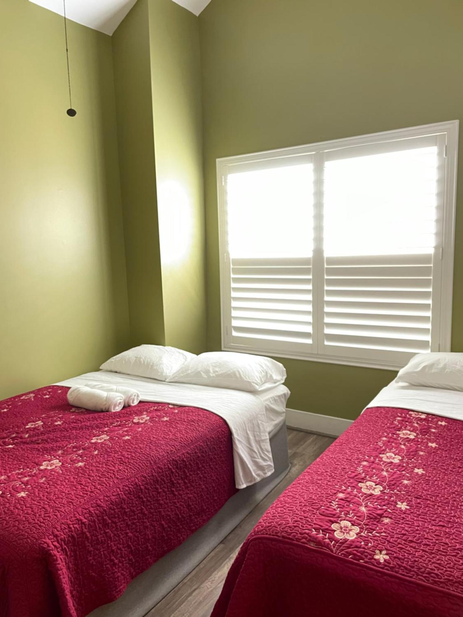 Private Large La Bedroom W Private Full Bathroom Or Half-bathroom - Tv - Ac - Wifi - Private Fridge Near Usc - Exposition Park - Usc Memorial Coliseum - Banc Of California Bmo Stadium - Downtown Angeles Dtla - Of Southern California Us Accommodatie bij particulieren